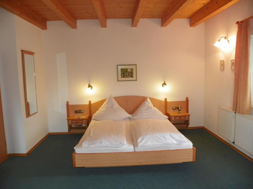 Landhotel Steigerwaldhaus Burghaslach Room photo