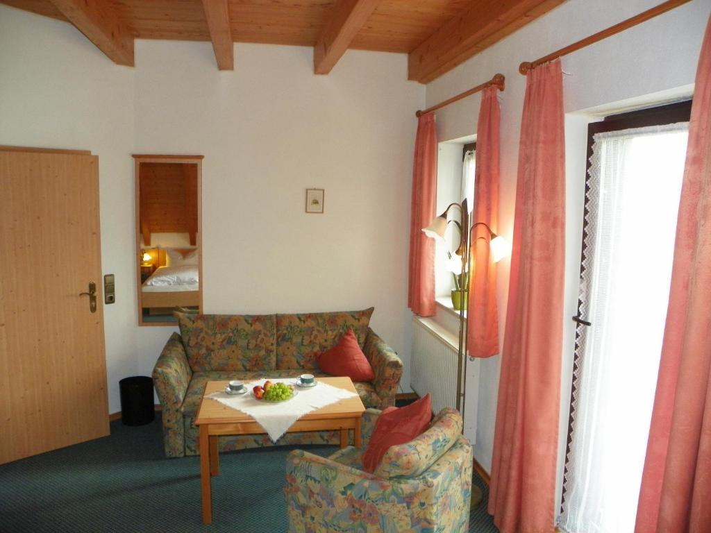 Landhotel Steigerwaldhaus Burghaslach Room photo